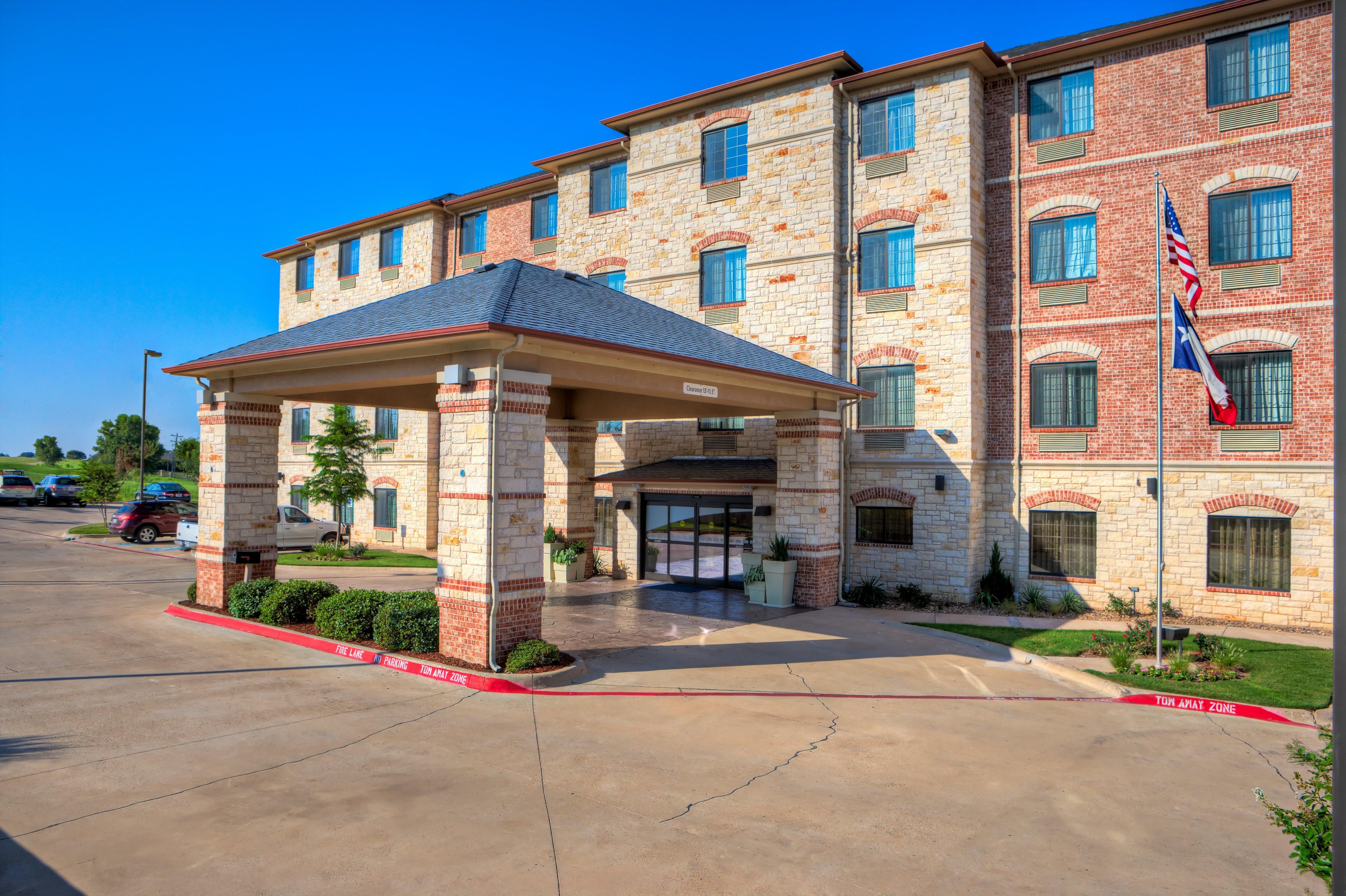 Holiday Inn Express And Suites Granbury By Ihg Bagian luar foto