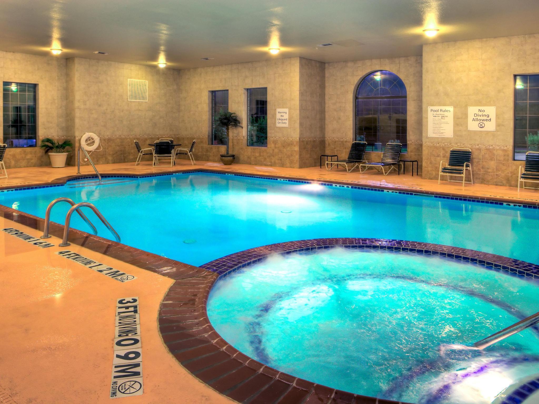 Holiday Inn Express And Suites Granbury By Ihg Bagian luar foto