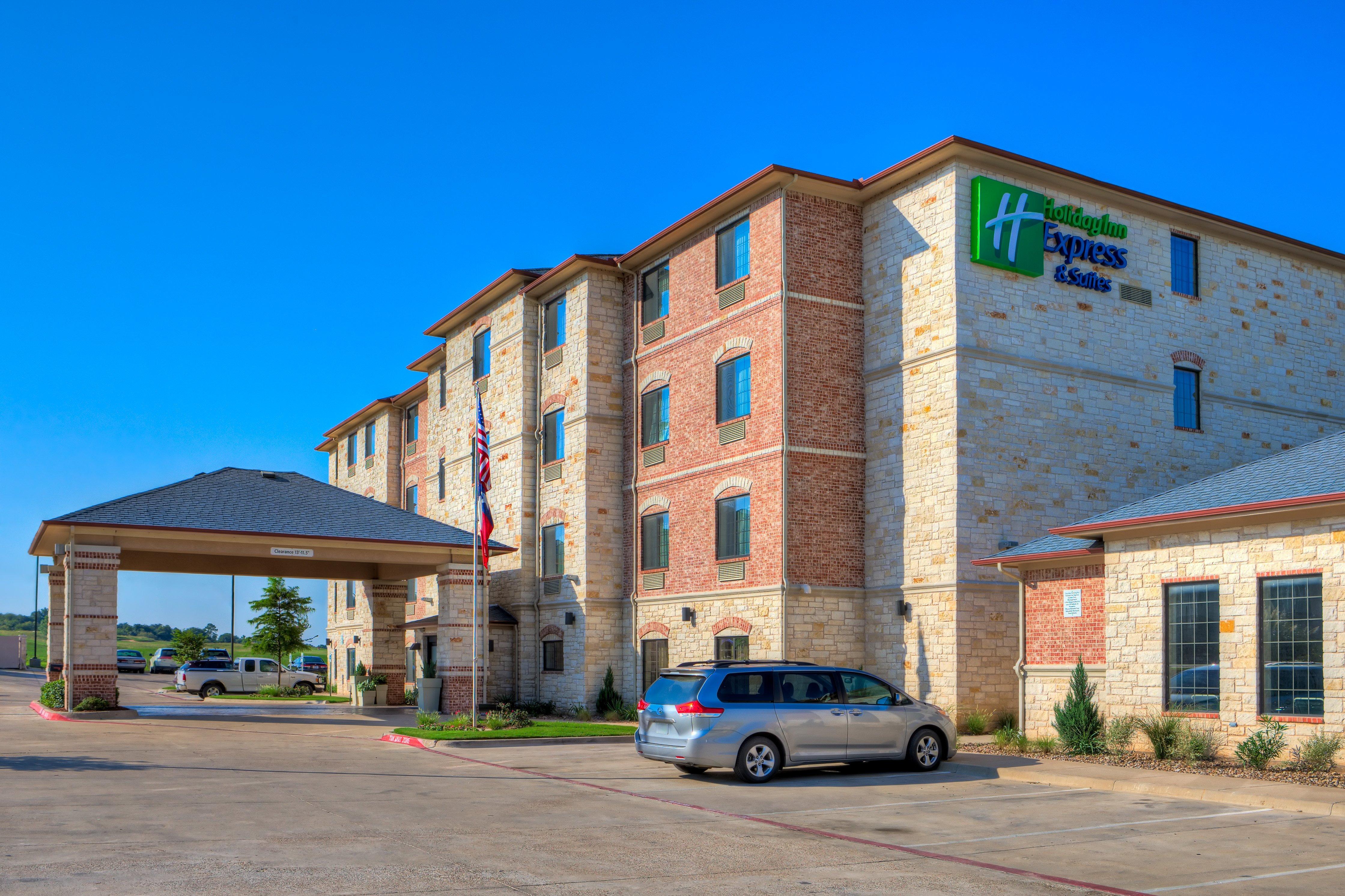 Holiday Inn Express And Suites Granbury By Ihg Bagian luar foto