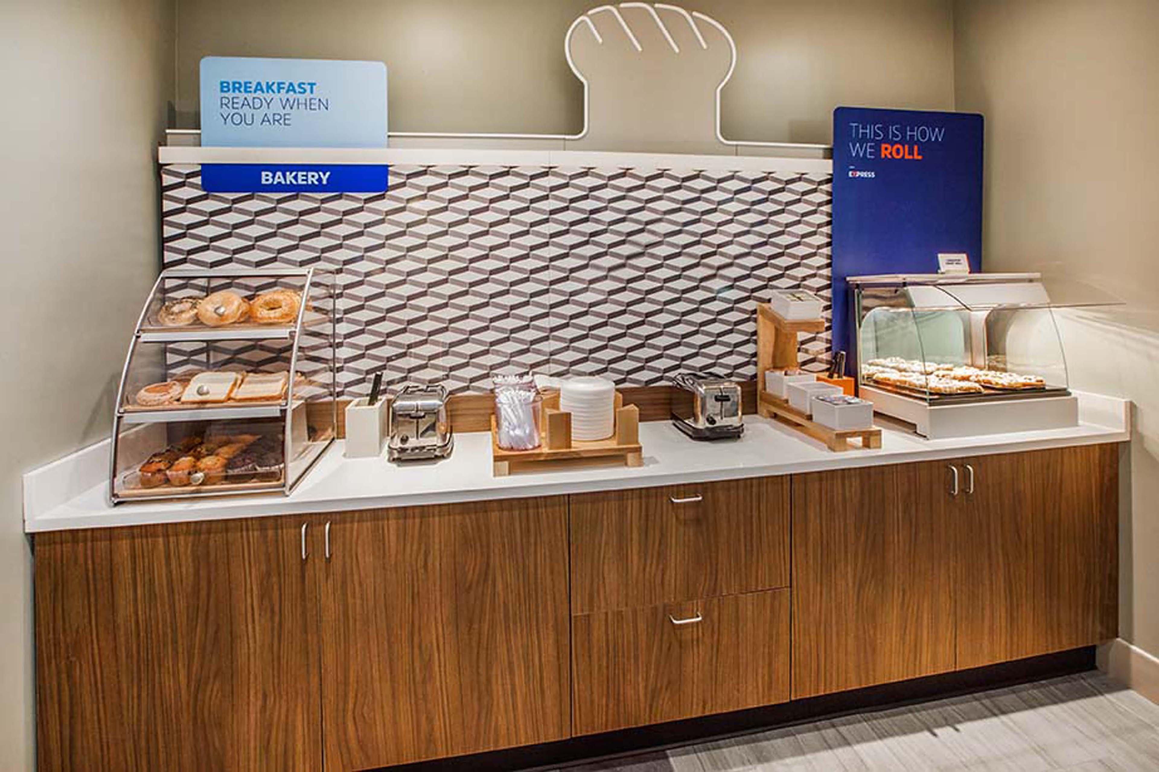 Holiday Inn Express And Suites Granbury By Ihg Bagian luar foto
