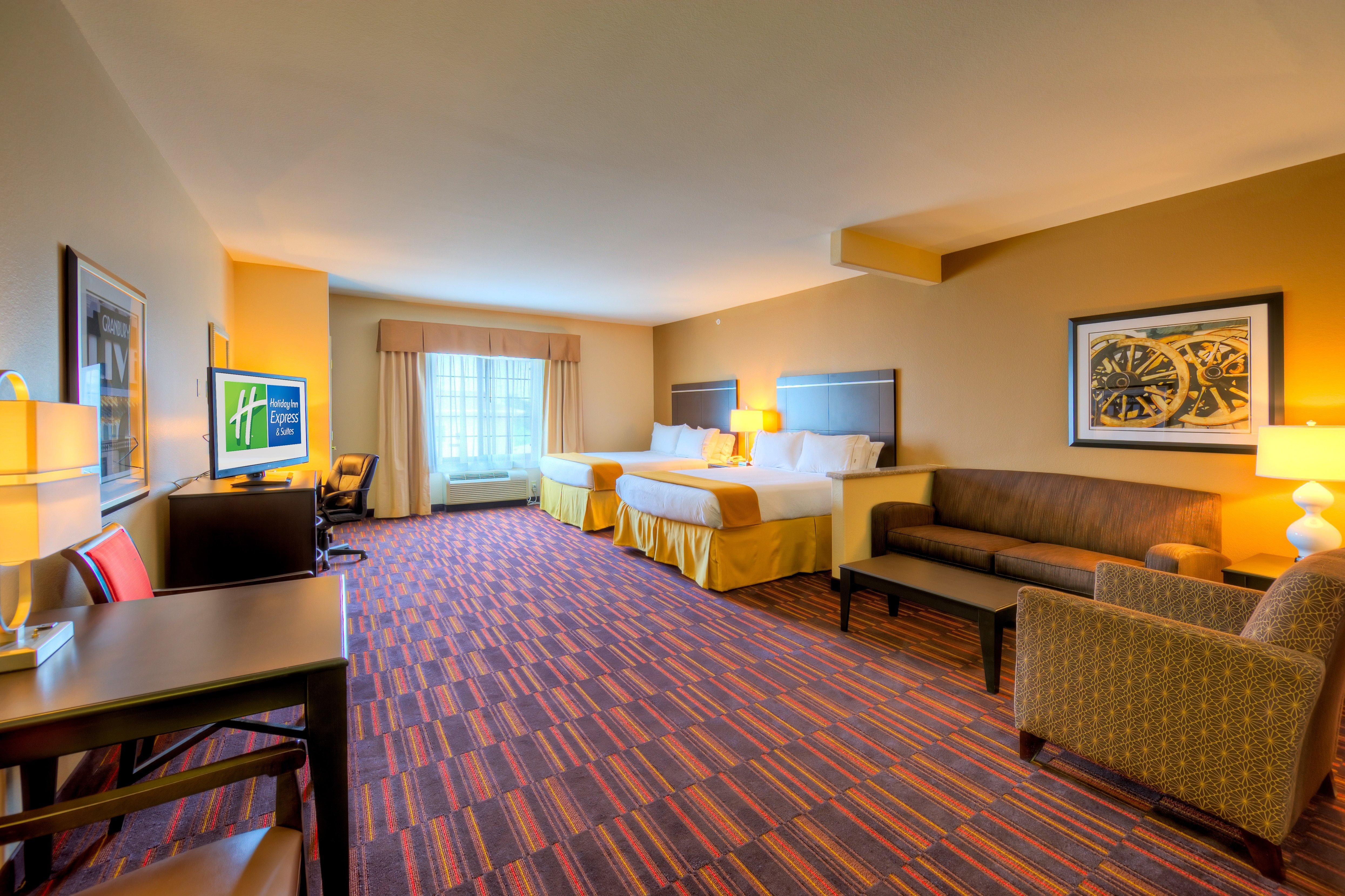 Holiday Inn Express And Suites Granbury By Ihg Bagian luar foto